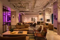 Moxy Times Square: Modern Amenities and Friendly Staff in a Prime Location
